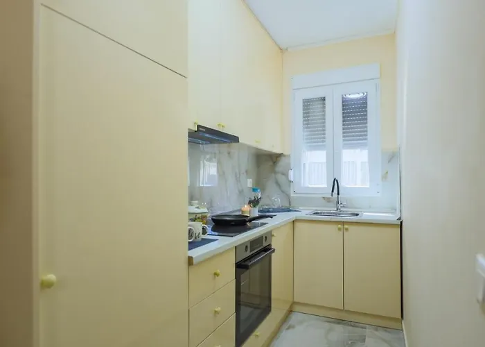 Ingrit Gjoni アパート ゴーレム